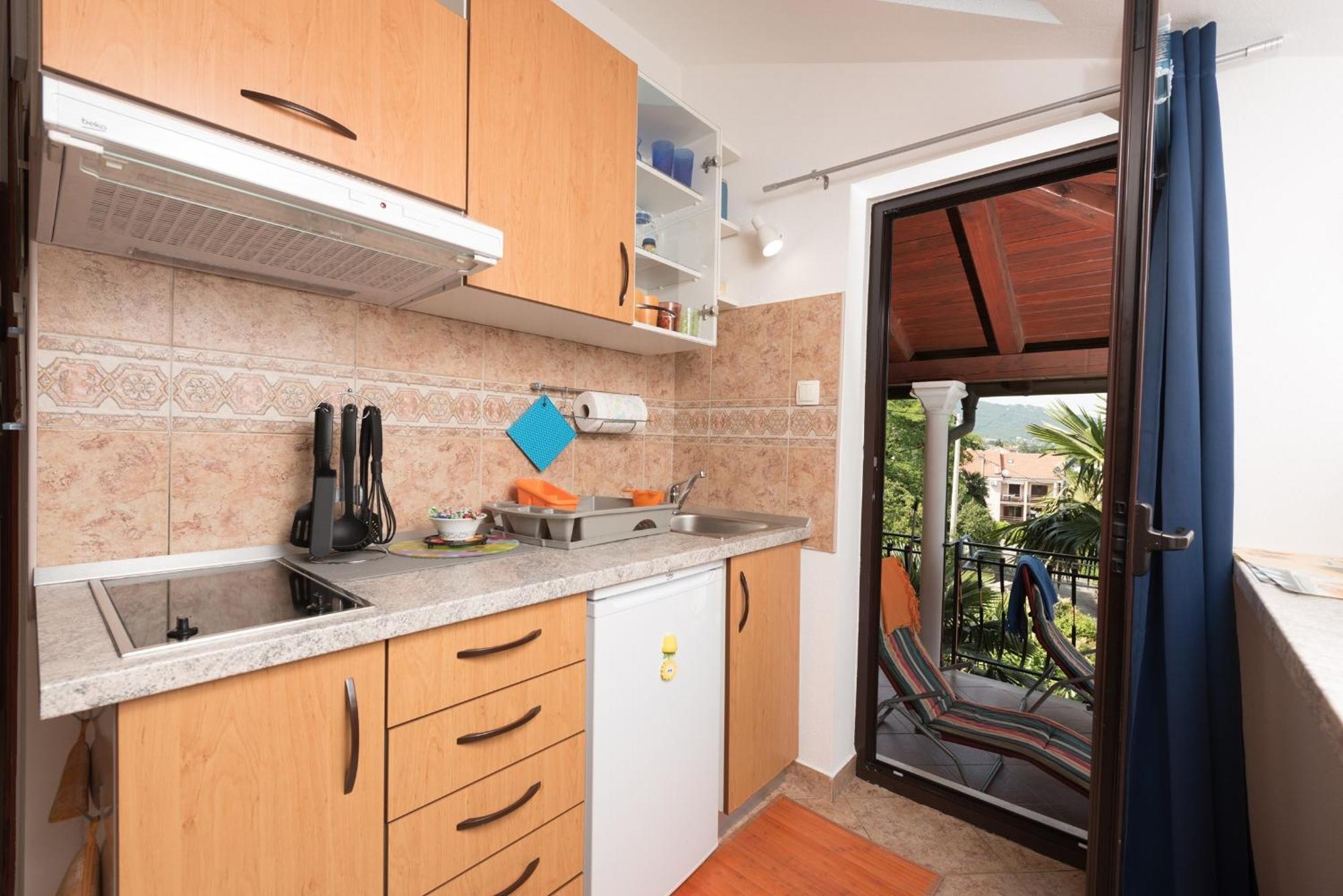 Apartments Villa Zara Ловран Екстер'єр фото