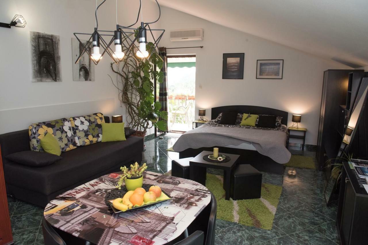 Apartments Villa Zara Ловран Екстер'єр фото